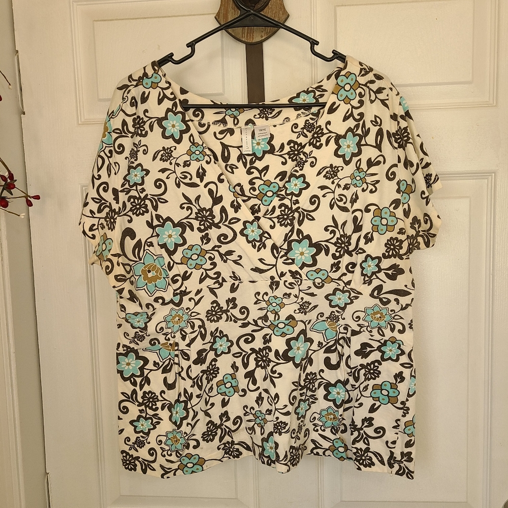 (406) Nick and Sarah Woman's Blouse, Size: 1X Color: White, Black, and Blue